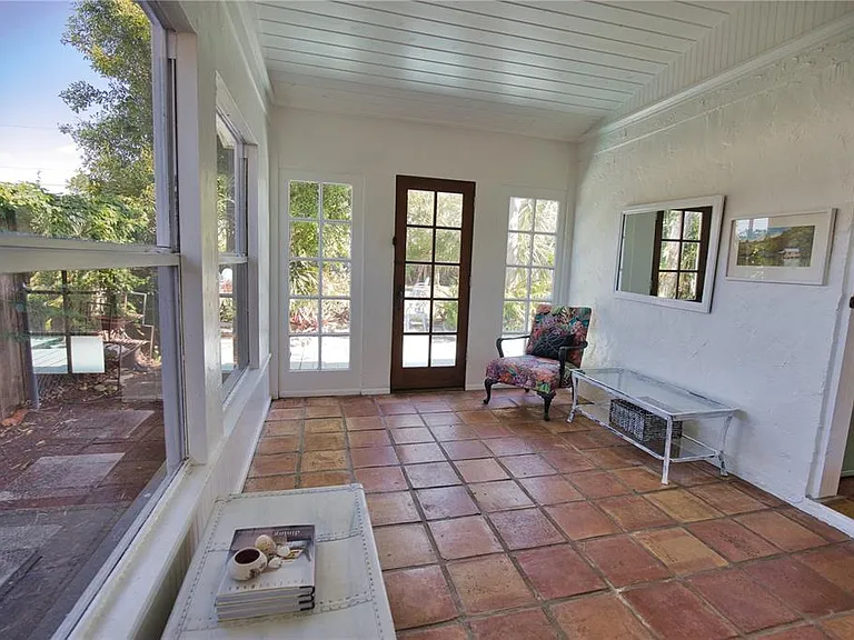650 Edwards St — Photo 30