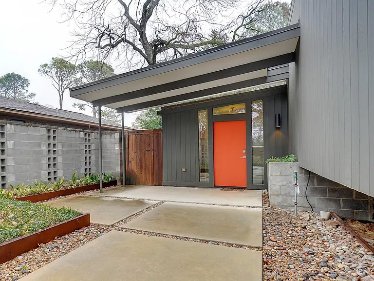1403 Kendolph Dr — Photo 2