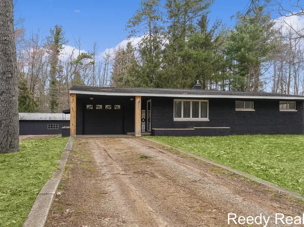 16585 Blair St, West Olive, MI 49460