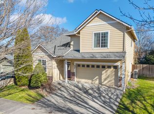 993 28th St, Hood River, OR 97031