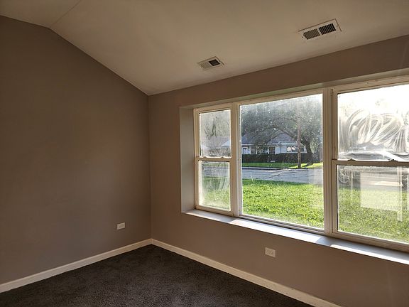 3rd image of 315 Nokomis St