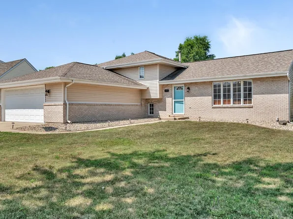 770 Pheasant Ln, Coal City, IL 60416