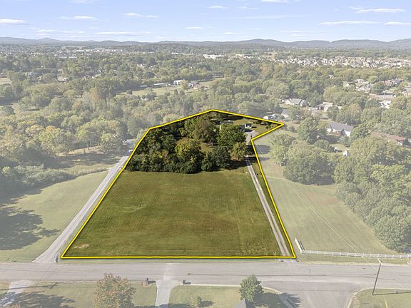 5th image of 4737 Spring Cove Dr