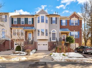 7036 Gatton Sq, Alexandria, VA 22315