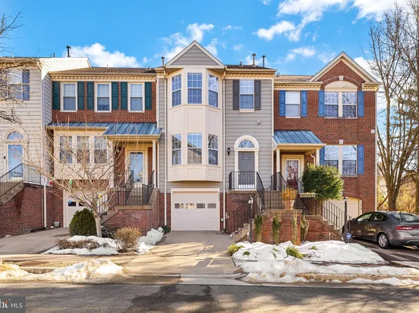 7036 Gatton Sq, Alexandria, VA 22315