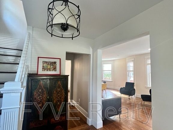 5th image of 4528 Floral Ave