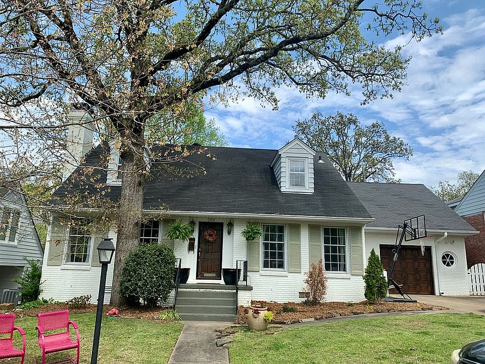 1st image of 204 Schoolwood Ln