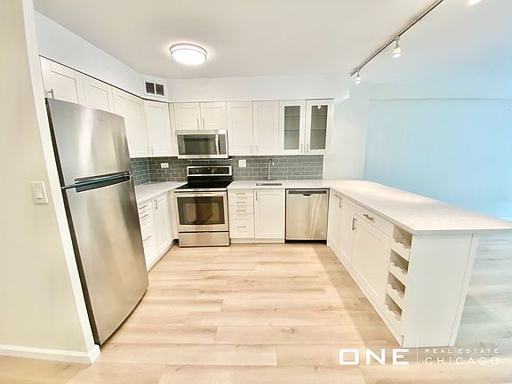 2nd image of 3100 N Lake Shore Dr APT 304
