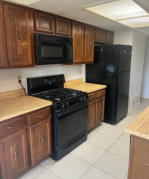 1211 Brush Creek Dr — Photo 32