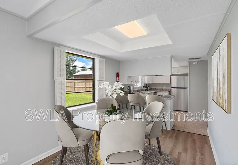338 Vanessa Ave — Photo 2