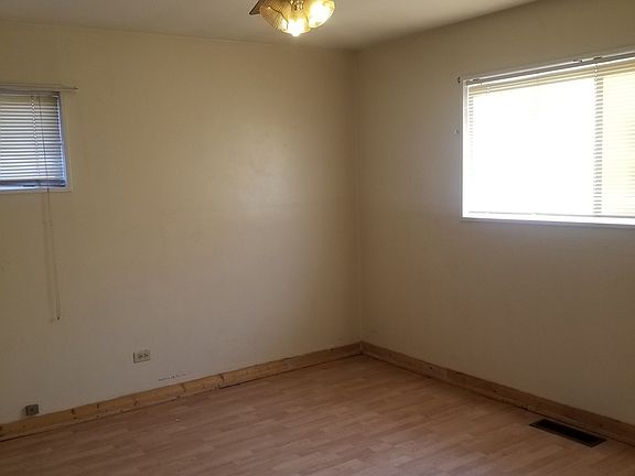 3rd image of 853 161st St