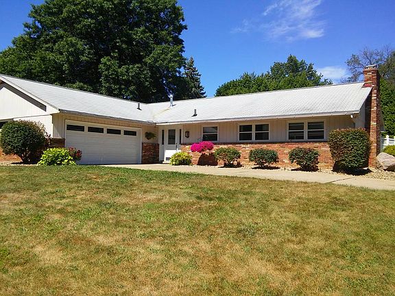 5th image of 93 Milton Dr