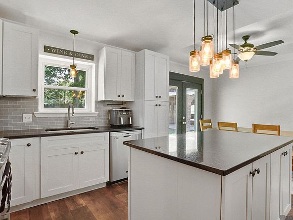 2nd image of 18240 Autumn View Dr