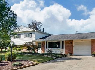711 Cascade Dr, Beavercreek, OH 45431