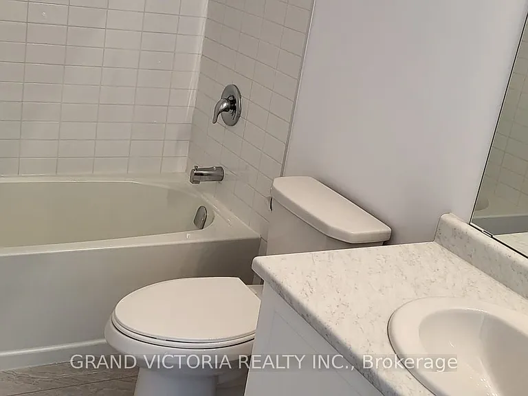450 Dundas St E #424 — Photo 8