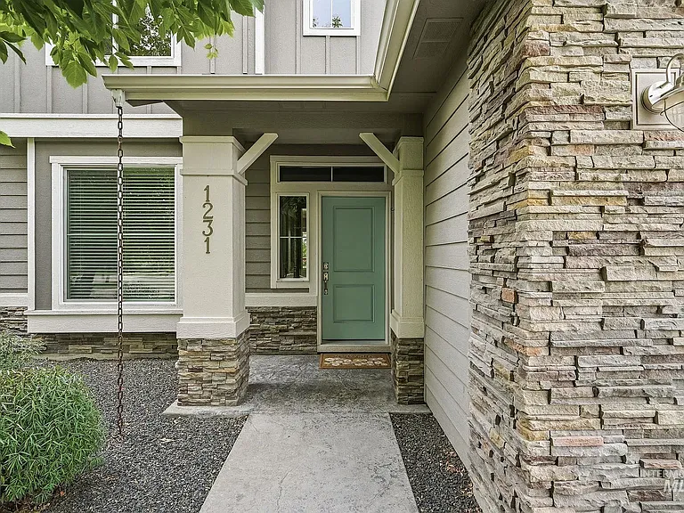 1231 N Seven Golds Ave — Photo 3