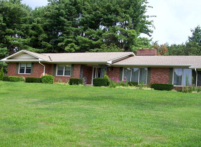 1st image of 133 Locust Grove Dr