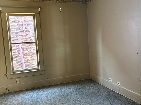 3rd image of 117 N 10th St