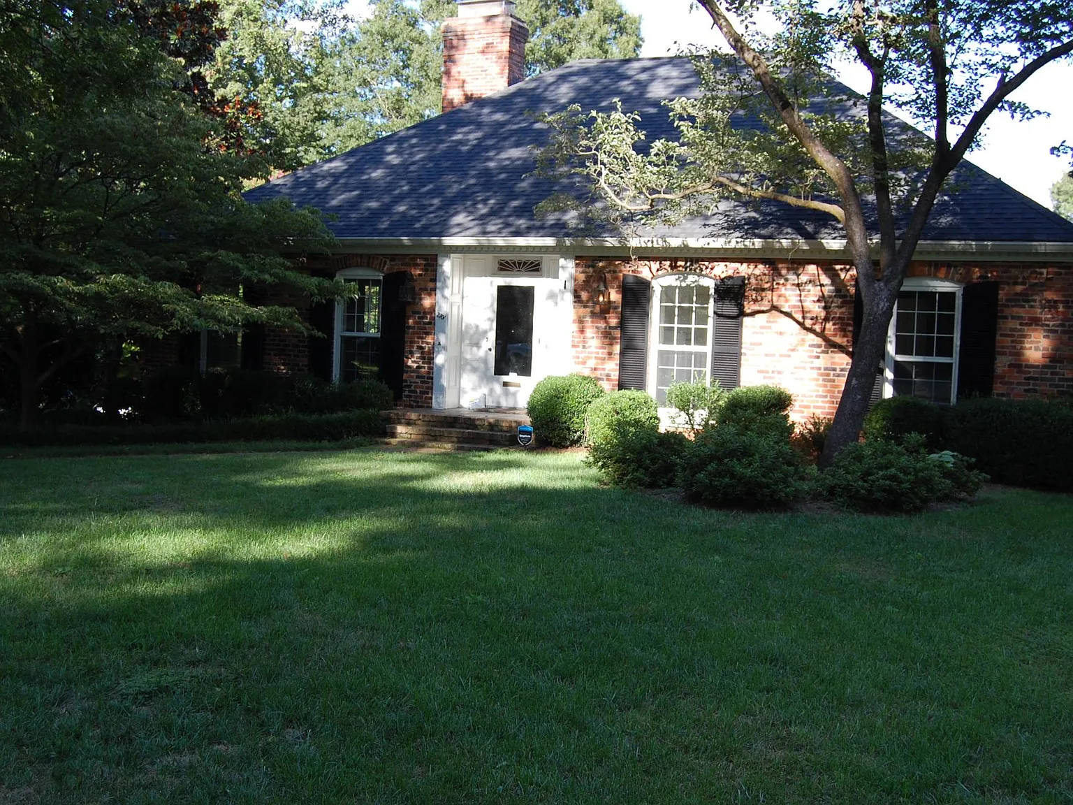 4 bed, 3.5 bath, 3075 sqft, $5,500 — Photo 2