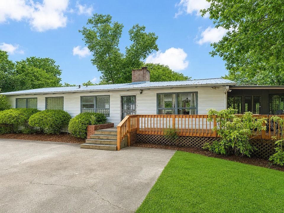 1st image of 2053 Crestmont Dr