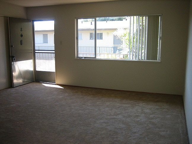 2nd image of 123 Anita Rd APT 8