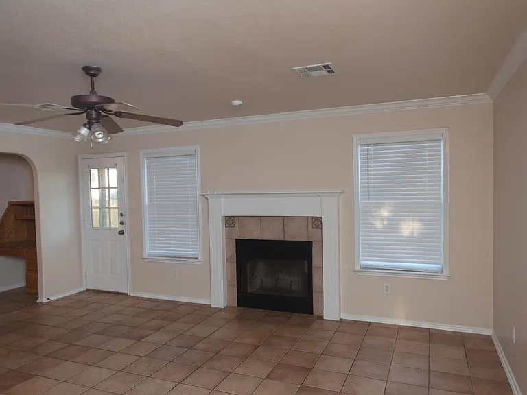 1600 Quarry Dr — Photo 6
