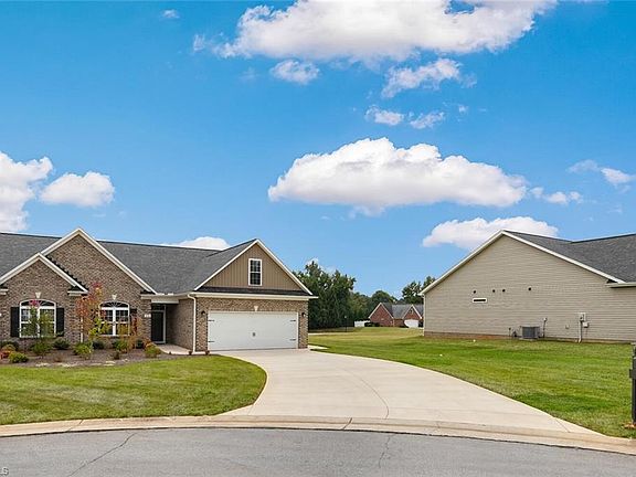 3rd image of 512 Birchwood Dr