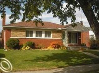28909 Floral St, Roseville, MI 48066