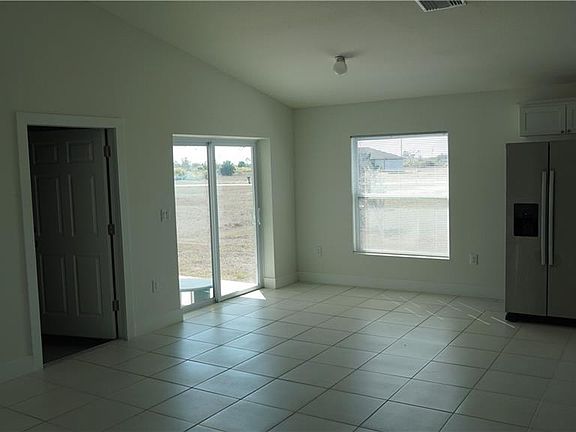 5th image of 3918 NW 40th TER