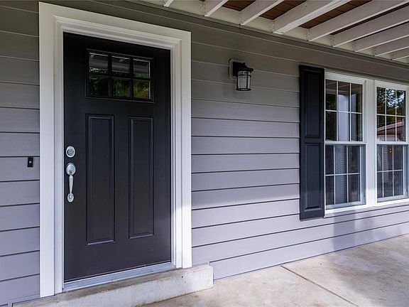 4th image of 13115 Fourposter Ct