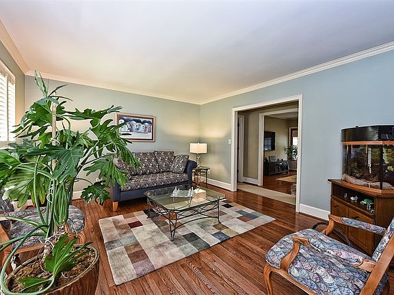 5th image of 4135 Windwood Cres