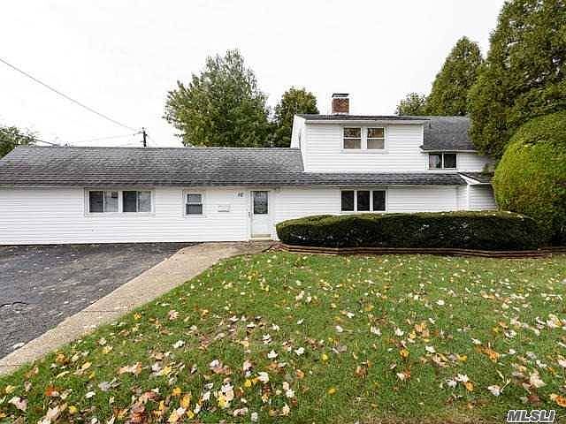 1st image of 10 Land Ln