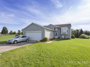 2718 Algen, Middleville, MI 49333