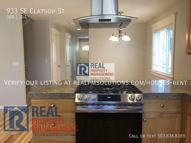 933 SE Clatsop St — Photo 8