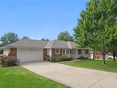 210 S Sunset Ln, Raymore, MO, 64083