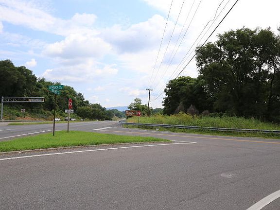 2nd image of 4774 Pioneer Dr