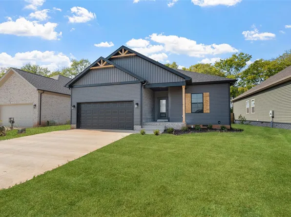 862 McIntyre St, Bowling Green, KY 42104