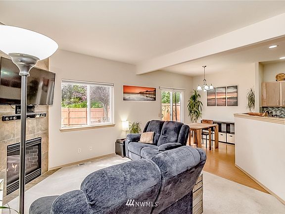 3rd image of 981 Loves Hill Drive #15