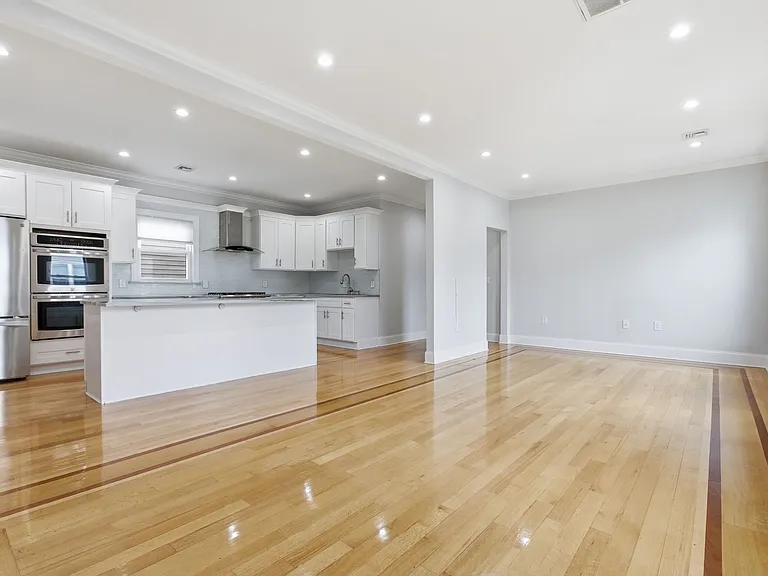 27-29 Lyon St #3 — Photo 3