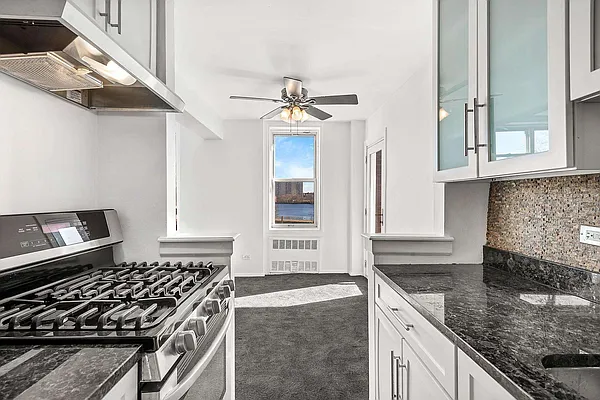 Sold by Triplemint | media 7