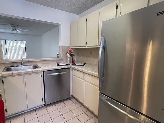 5th image of 407 Palm Cir E #E