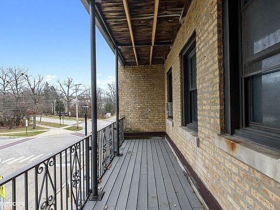 5th image of 725 Saint Johns Ave #1B