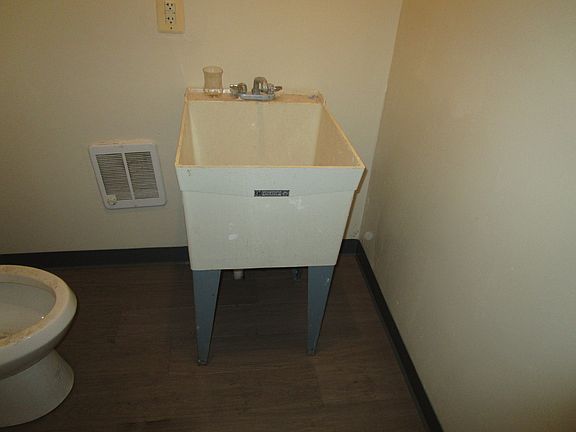 5th image of 5916 Market St