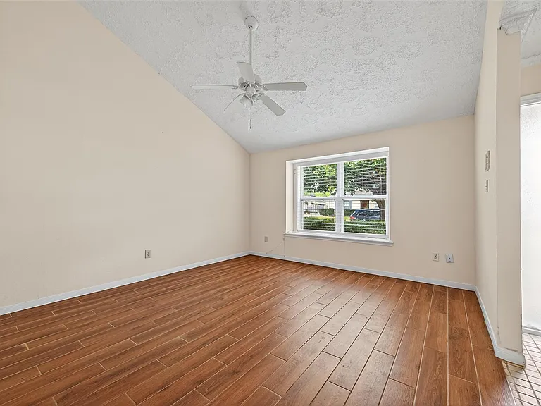 10913 Bexley Dr #913 — Photo 6