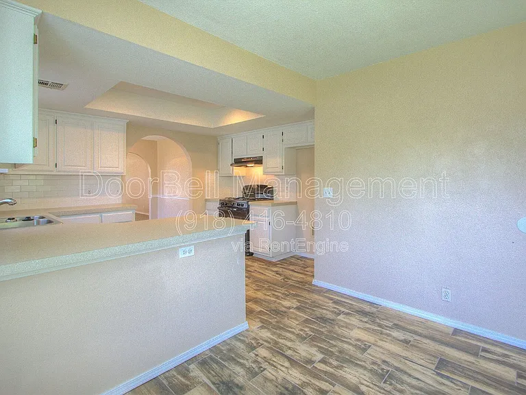 2520 W Honolulu St — Photo 12