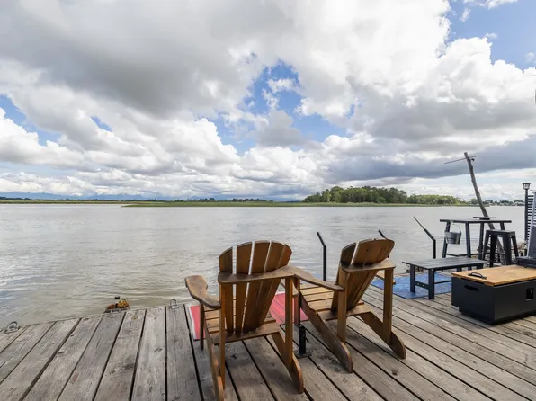 3871 River Rd W #11, Delta, BC V4K 3N2