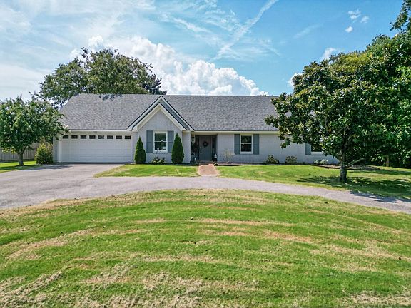 2nd image of 205 Blue Gray Cir