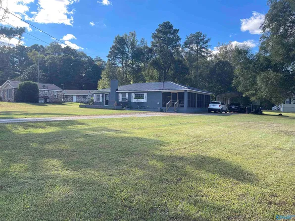 916 Riverview Dr, East Gadsden, AL 35903