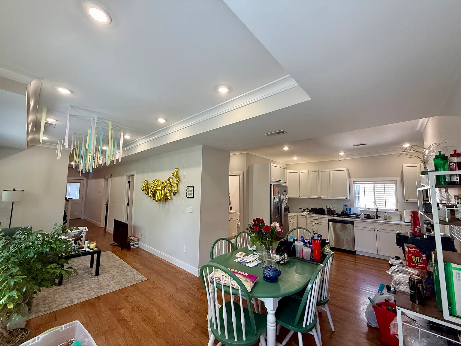 5 bed, 1600 sqft, $5,200 — Photo 1