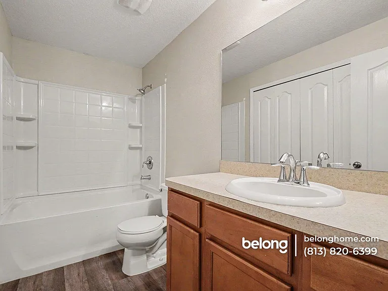 10939 Keys Gate Dr — Photo 2